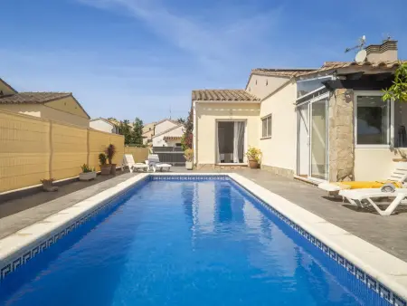 Maison mitoyenne avec piscine privée et Wi-Fi, Gite 6 personnes à L'Escala - Photo 1