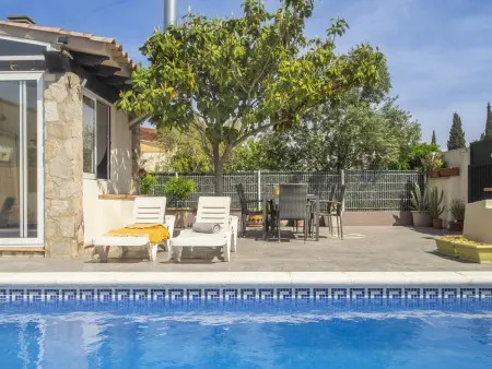 Maison mitoyenne avec piscine privée et Wi-Fi, Gite 6 personnes à L'Escala - Photo 2