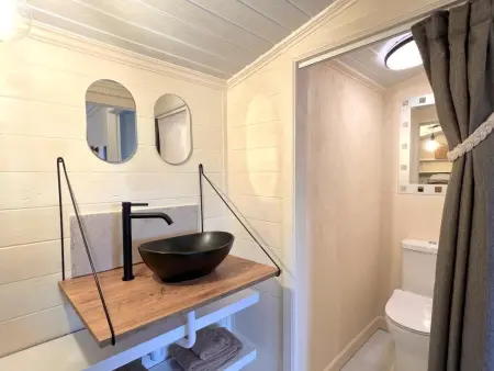 Charlies Chalet, Chalet avec terrasse au bord de l'eau - Photo 8