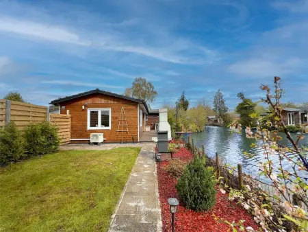 Fonnies Chalet, Chalet confortable au bord de l'eau - Photo 19