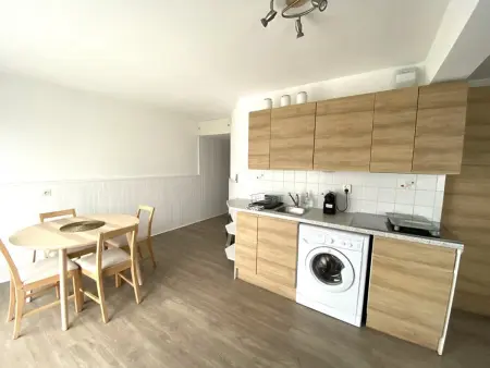 Appartement rénové près de la plage avec wifi, jardin, parking, et garage - Photo 5