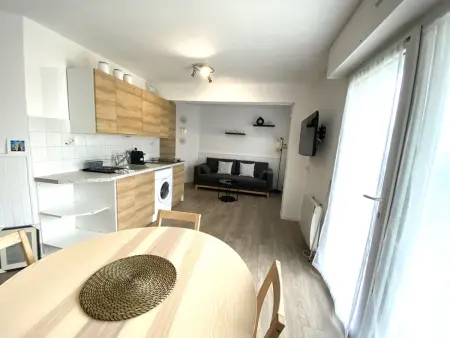 Appartement rénové près de la plage avec wifi, jardin, parking, et garage - Photo 7