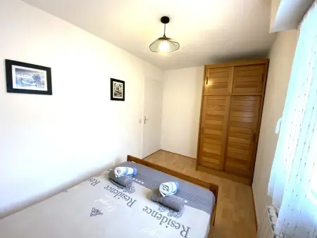 Appartement rénové près de la plage avec wifi, jardin, parking, et garage - Photo 12