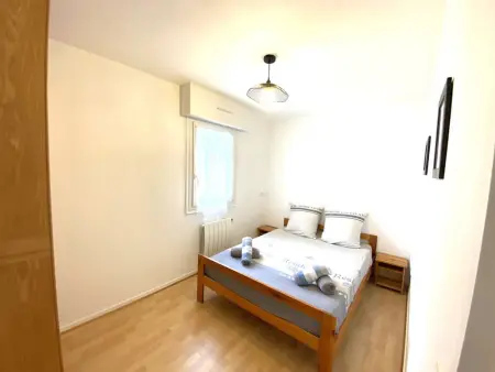 Appartement rénové près de la plage avec wifi, jardin, parking, et garage - Photo 13