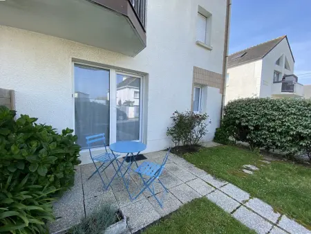 Appartement rénové près de la plage avec wifi, jardin, parking, et garage - Photo 17