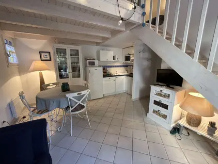 Petite maison proche de l'océan avec piscine chauffée, jardin privé et parking - St Hilaire de Riez - Photo 3