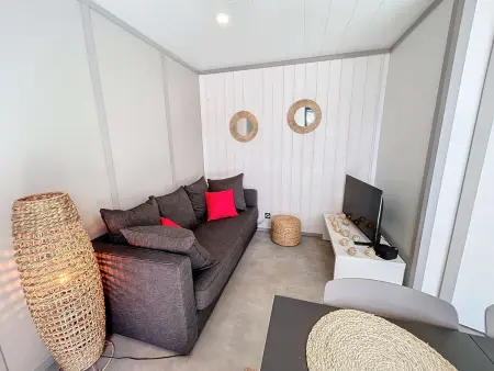 Chalet cozy à Jullouville - 4 pers, piscine chauffée, proche plage et commerces - Photo 3