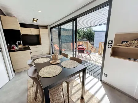 Chalet cozy à Jullouville - 4 pers, piscine chauffée, proche plage et commerces - Photo 9