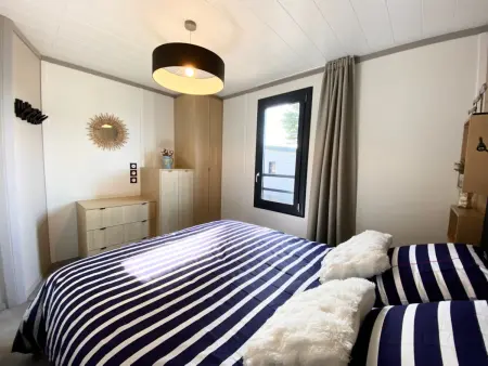 Chalet cozy à Jullouville - 4 pers, piscine chauffée, proche plage et commerces - Photo 11