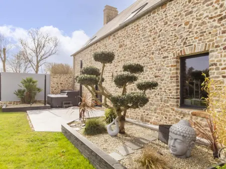 Gîte avec Piscine Privée, Spa et Jardin à Lessay - Photo 3