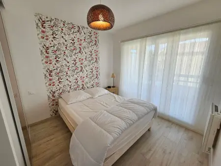 Appartement Centre-Ville Calme avec Balcon et Garage - Saint-Georges-de-Didonne - Photo 4