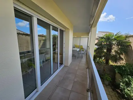 Appartement Centre-Ville Calme avec Balcon et Garage - Saint-Georges-de-Didonne - Photo 5
