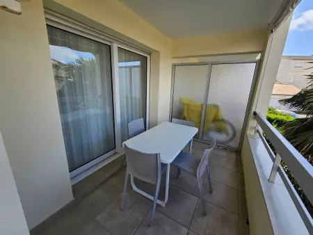 Appartement Centre-Ville Calme avec Balcon et Garage - Saint-Georges-de-Didonne - Photo 6