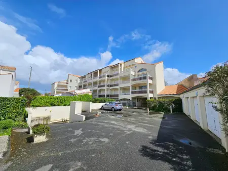 Appartement Centre-Ville Calme avec Balcon et Garage - Saint-Georges-de-Didonne - Photo 8
