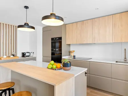 Appartement élégant avec clim, Wi-Fi, parking, à 10 min de la plage - Photo 5