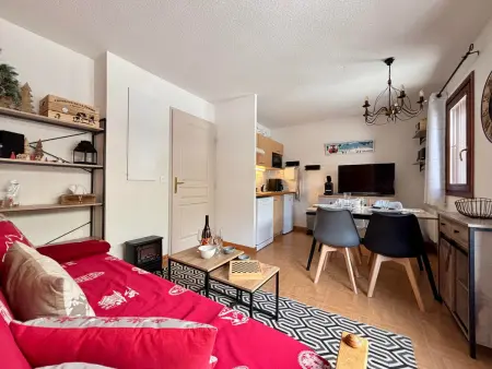 Appartement cosy au pied des pistes avec piscine et animaux admis - Photo 2
