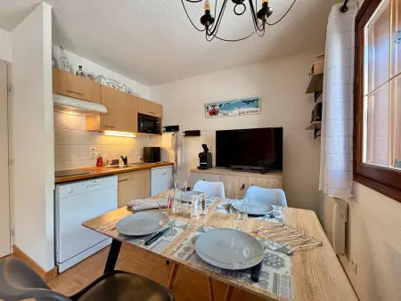 Appartement cosy au pied des pistes avec piscine et animaux admis - Photo 3