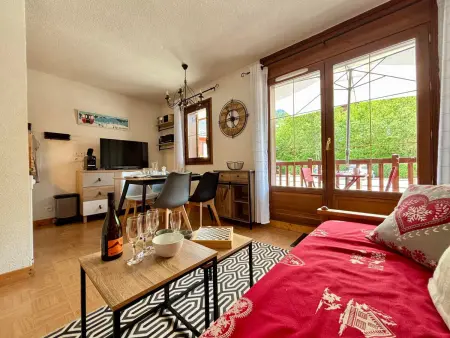 Appartement cosy au pied des pistes avec piscine et animaux admis - Photo 4