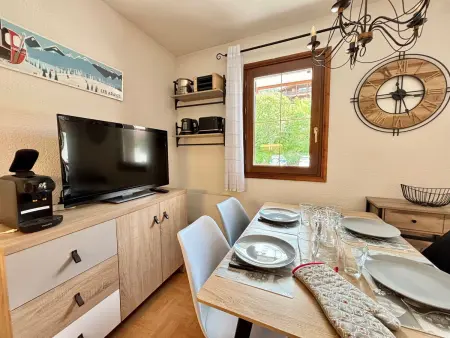 Appartement cosy au pied des pistes avec piscine et animaux admis - Photo 10
