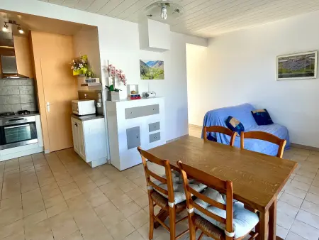Maison Cosy Type 2 avec Patio Paisible, Proche Centre et Commerces – 3 Couchages - Photo 4