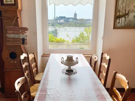 Gîte familial avec terrasse et vue sur la Loire - Photo 2