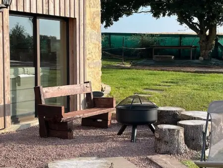 Gîte luxueux avec piscine, spa, jardin et équipements de loisirs à Sargé-lès-le-Mans - Photo 10