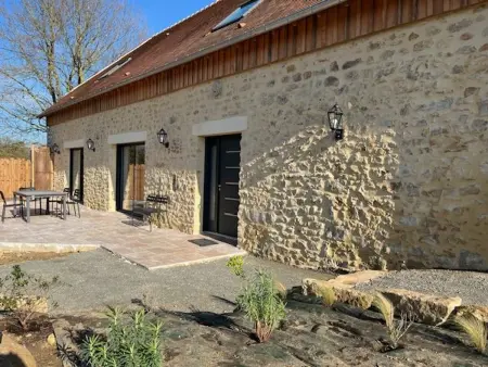 Gîte luxueux avec piscine, spa, jardin et équipements de loisirs à Sargé-lès-le-Mans - Photo 18