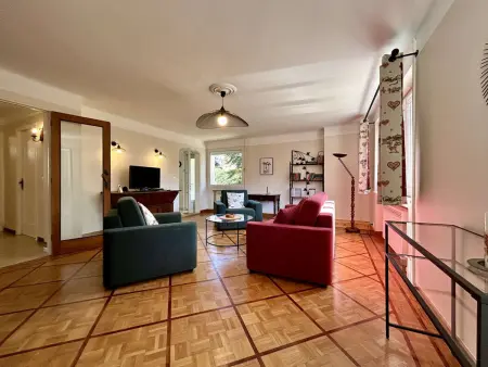 Appartement rénové 4 pièces, 6 pers, balcon, jardin, parking, wifi – Briançon - Photo 2