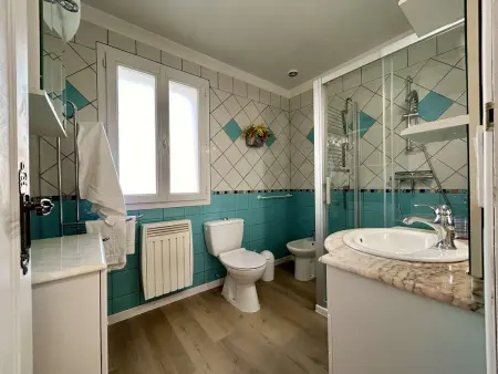 Appartement rénové 4 pièces, 6 pers, balcon, jardin, parking, wifi – Briançon - Photo 6