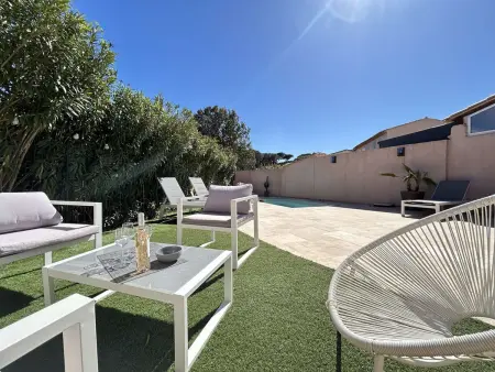 Mazet climatisé avec jardin, piscine privée et proche mer, 3 pièces, 6 couchages à Sainte-Maxime - Photo 2