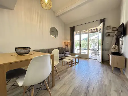 Mazet climatisé avec jardin, piscine privée et proche mer, 3 pièces, 6 couchages à Sainte-Maxime - Photo 6