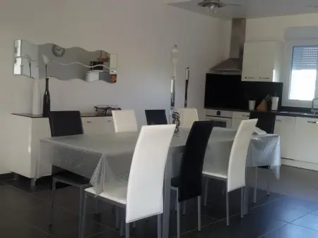 Gîte moderne avec grande piscine chauffée et animaux acceptés - Photo 6
