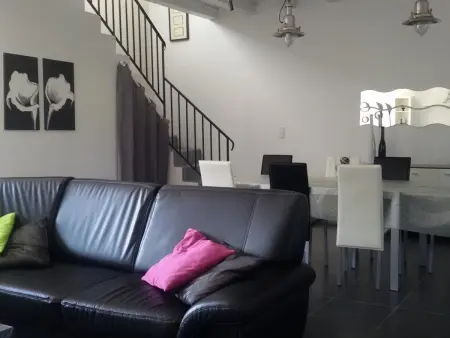 Gîte moderne avec grande piscine chauffée et animaux acceptés - Photo 7