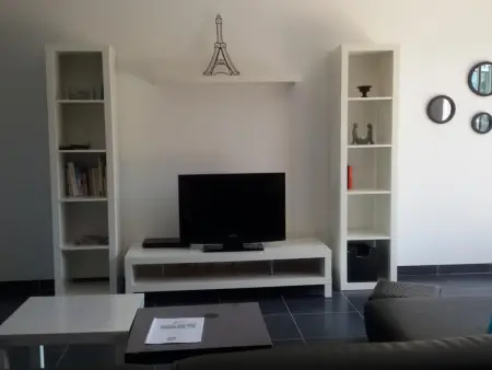 Gîte moderne avec grande piscine chauffée et animaux acceptés - Photo 9