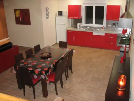 Gîte moderne dans ferme rénovée avec piscine chauffée, animaux acceptés - Photo 3