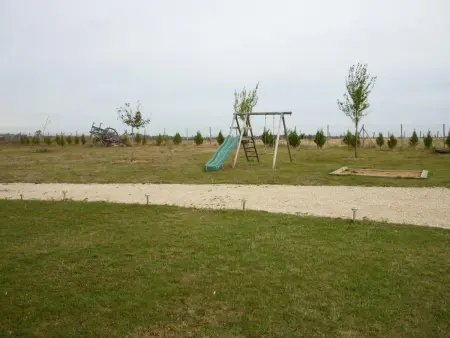 Gîte moderne dans ferme rénovée avec piscine chauffée, animaux acceptés - Photo 9