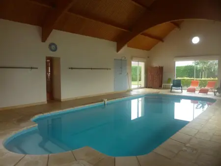 Maison avec piscine chauffée privée, animaux admis près des châteaux de la Loire - Photo 1