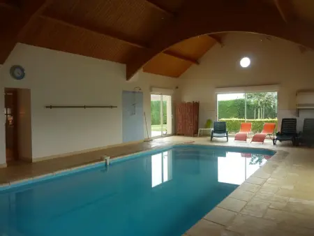 Maison avec piscine chauffée privée, animaux admis près des châteaux de la Loire - Photo 12