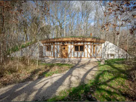 Maison de plain-pied avec grand jardin, proche Chambord, insolite et confortable, idéale famille. - Photo 1