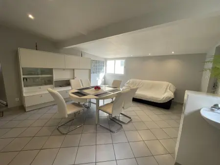 Maison plain-pied 3 ch avec sdb privatives, cour et jardin, proche Blois et châteaux de la Loire - Photo 1