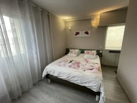 Maison plain-pied 3 ch avec sdb privatives, cour et jardin, proche Blois et châteaux de la Loire - Photo 2