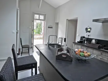 Gîte de Charme au Cœur de Blois avec Jardin Privé, Garage et Équipements Modernes - Photo 2
